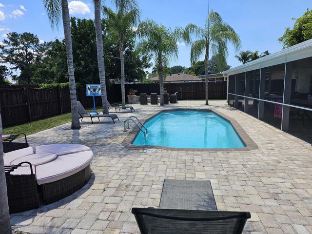 109 Gibraltar Street, Royal Palm Beach, FL 33411