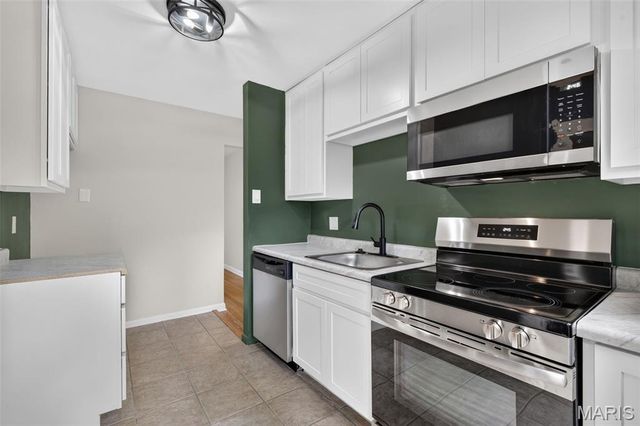 10832 Saint Henry Court, St Ann, MO 63074
