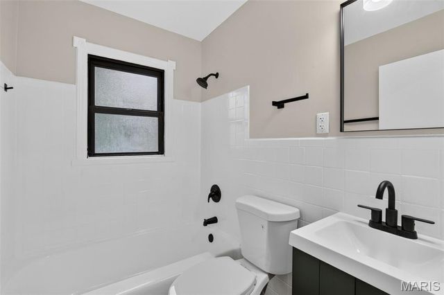 10832 Saint Henry Court, St Ann, MO 63074