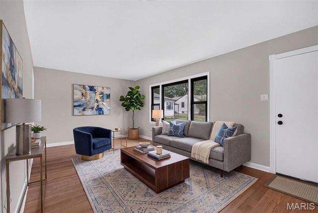 10832 Saint Henry Court, St Ann, MO 63074