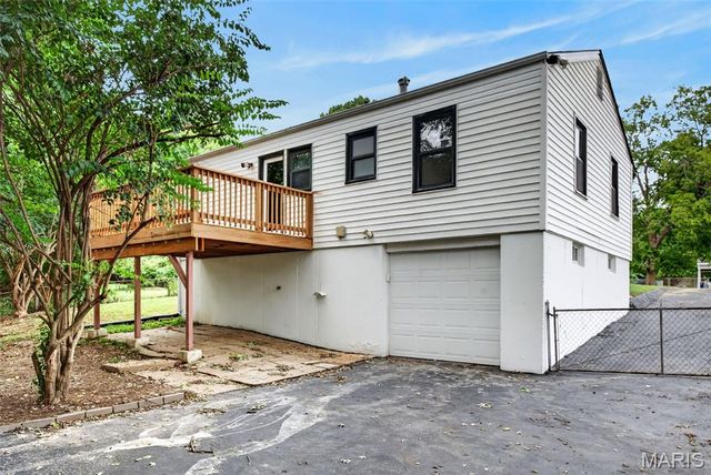 10832 Saint Henry Court, St Ann, MO 63074