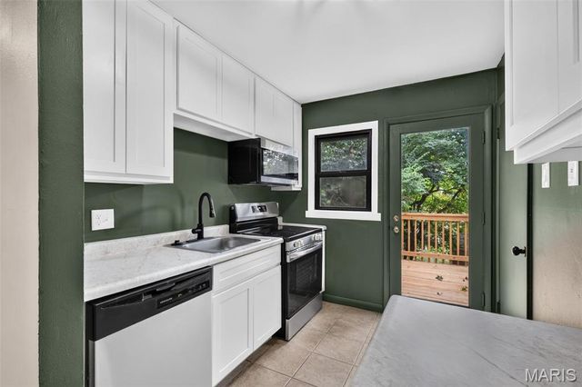 10832 Saint Henry Court, St Ann, MO 63074
