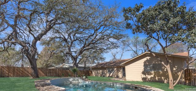 4214 Flint Hill St, San Antonio, TX 78230