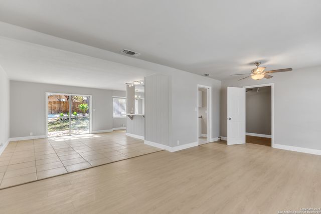 4214 Flint Hill St, San Antonio, TX 78230