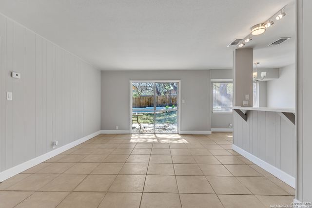 4214 Flint Hill St, San Antonio, TX 78230