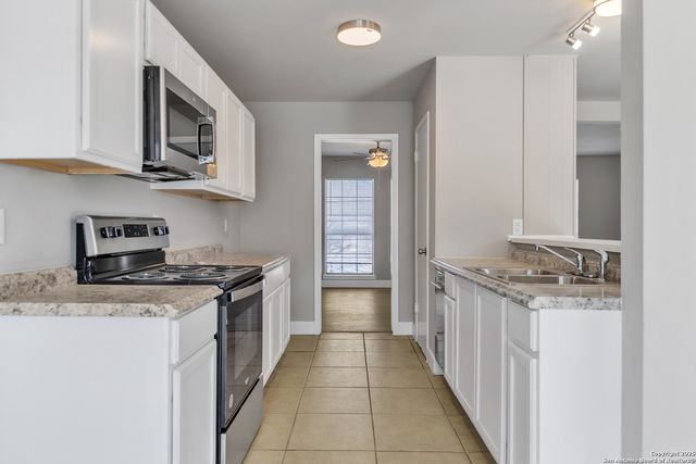 4214 Flint Hill St, San Antonio, TX 78230