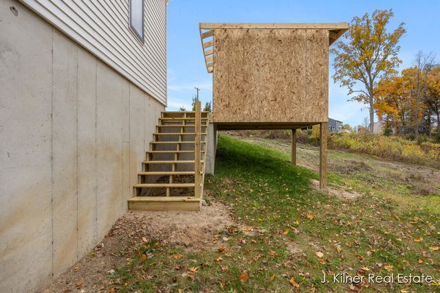 9465 Wabasis Pointe Drive, Greenville, MI 48838