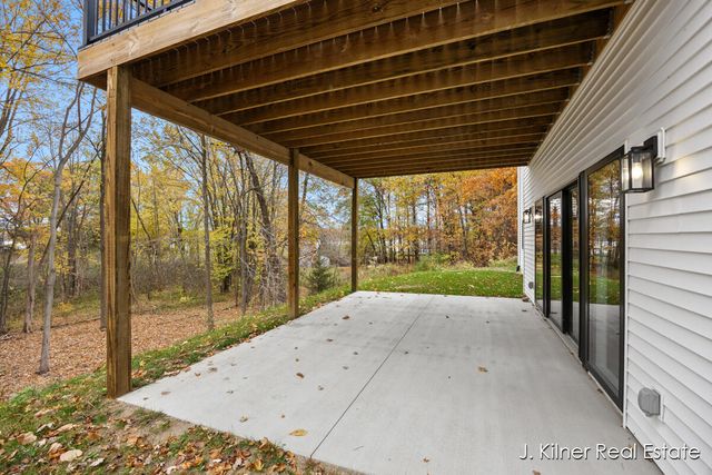 9465 Wabasis Pointe Drive, Greenville, MI 48838