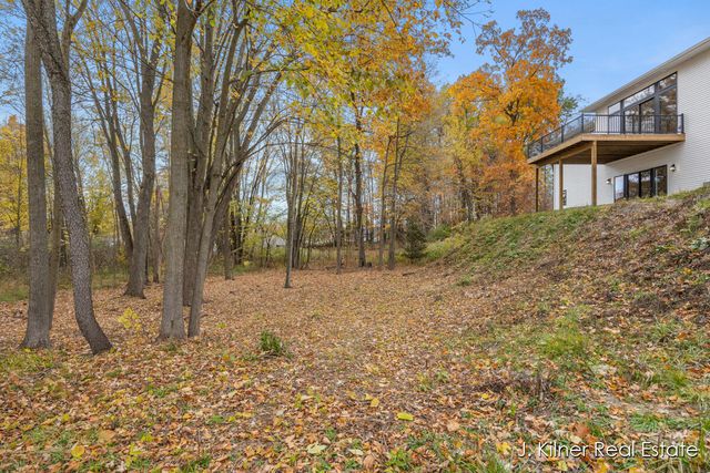 9465 Wabasis Pointe Drive, Greenville, MI 48838