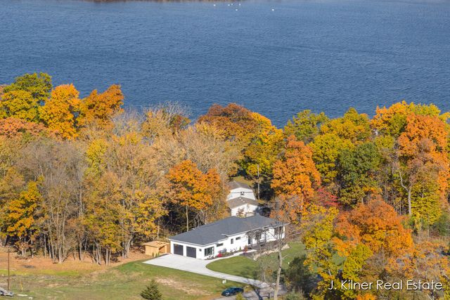 9465 Wabasis Pointe Drive, Greenville, MI 48838