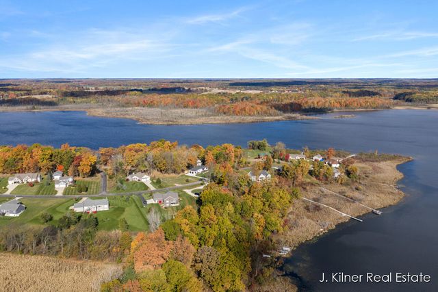 9465 Wabasis Pointe Drive, Greenville, MI 48838