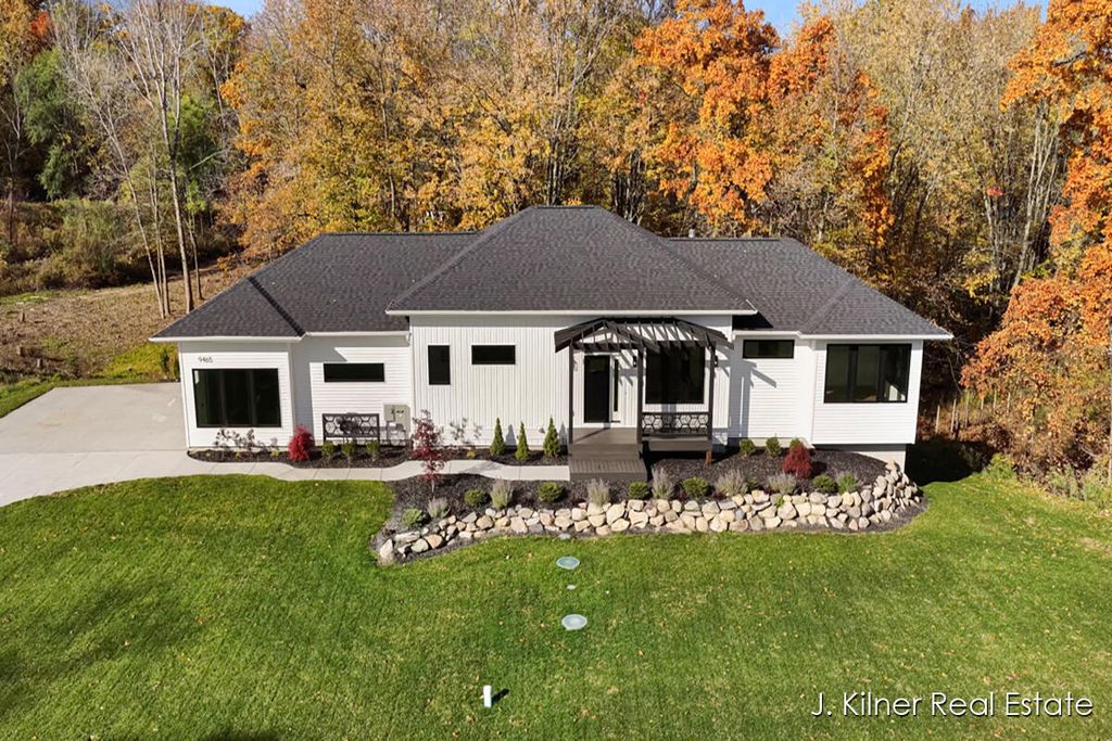 9465 Wabasis Pointe Drive, Greenville, MI 48838