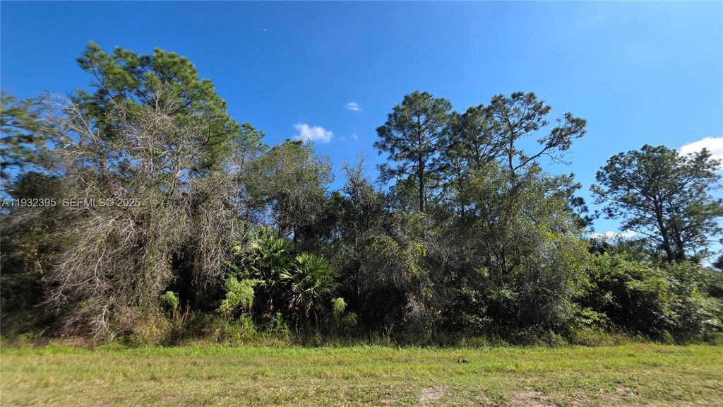 Image 10 of property listing at 645 S Jasmine ST, Clewiston, FL 33440