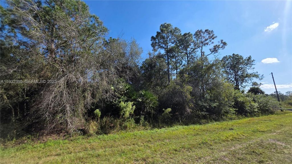 Image 4 of property listing at 645 S Jasmine ST, Clewiston, FL 33440