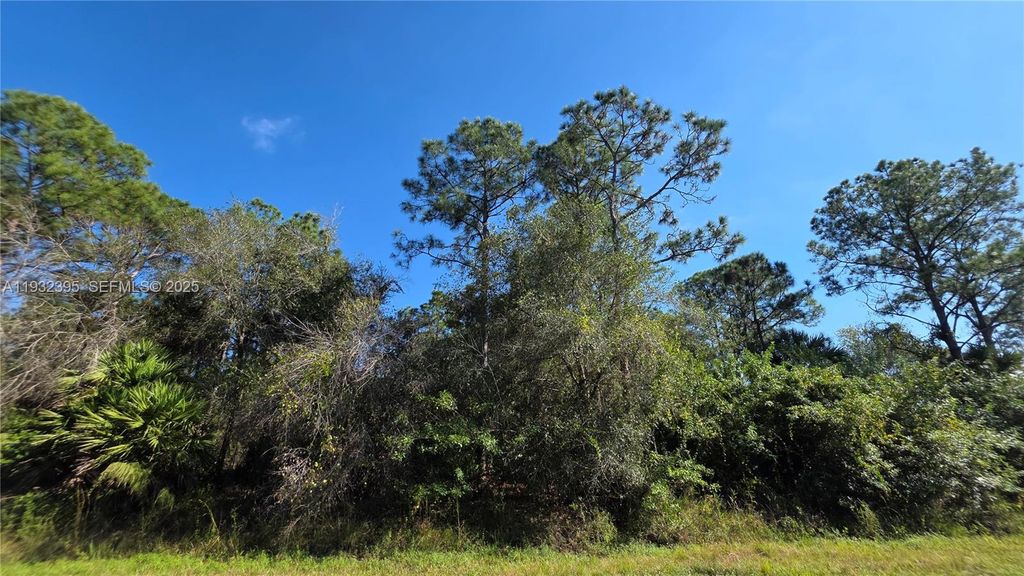 Image 5 of property listing at 645 S Jasmine ST, Clewiston, FL 33440