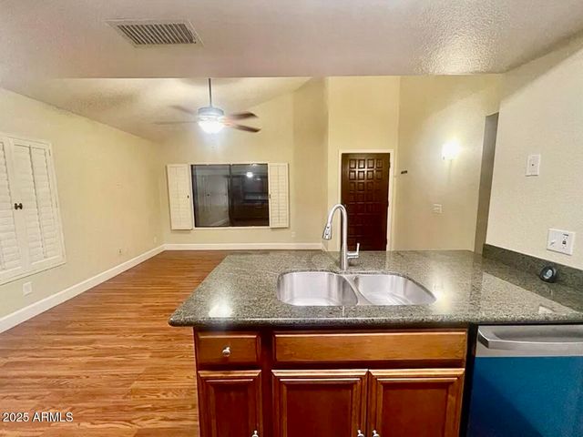 861 E LOLA Drive, Phoenix, AZ 85022