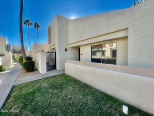861 E LOLA Drive, Phoenix, AZ 85022
