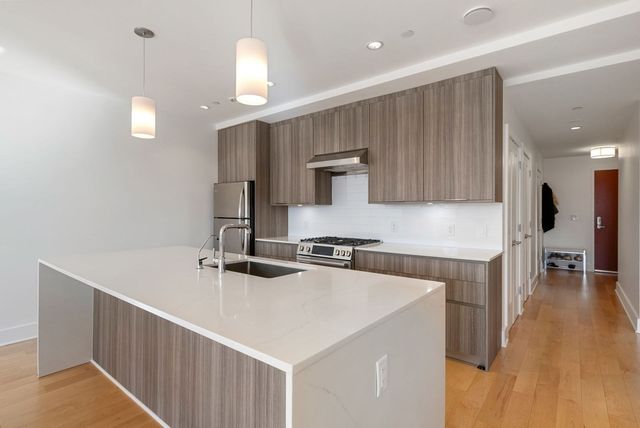 240 Salem St 3B, Medford, MA 02155