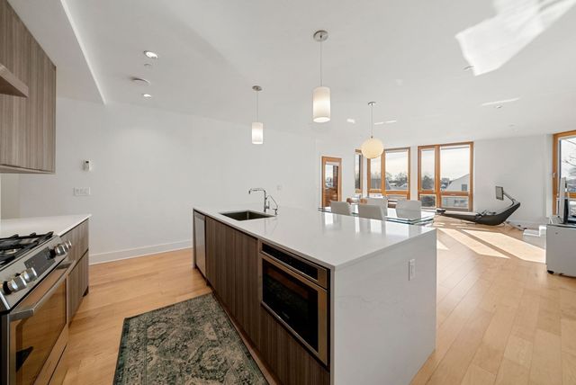 240 Salem St 3B, Medford, MA 02155
