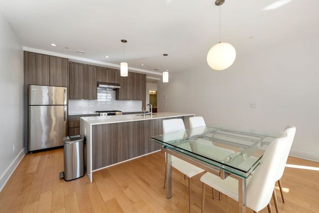 240 Salem St 3B, Medford, MA 02155