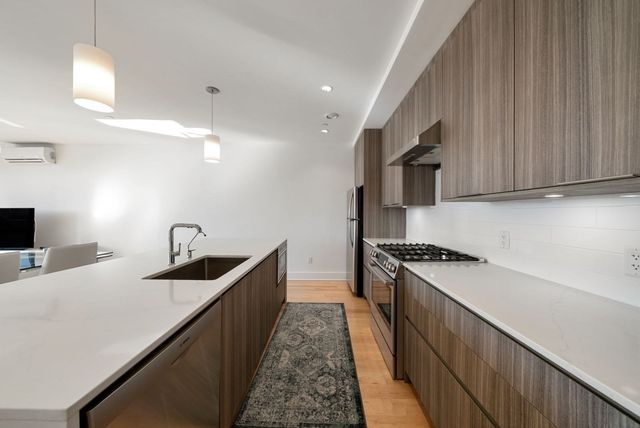 240 Salem St 3B, Medford, MA 02155
