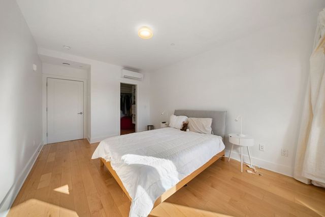 240 Salem St 3B, Medford, MA 02155