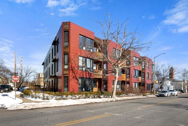 240 Salem St 3B, Medford, MA 02155