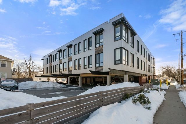 240 Salem St 3B, Medford, MA 02155