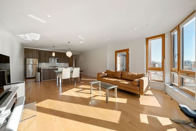 240 Salem St 3B, Medford, MA 02155