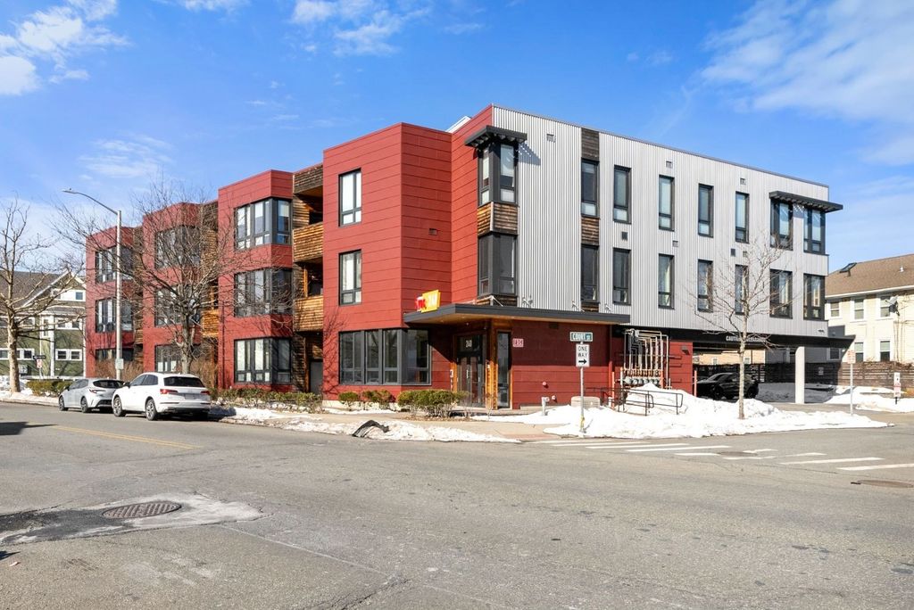 240 Salem St 3B, Medford, MA 02155