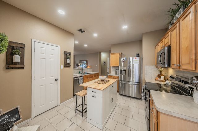 9032 Saratoga Road, Fort Worth, TX 76244