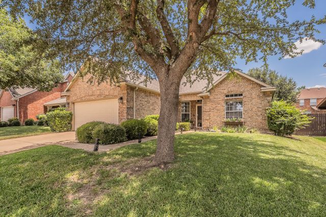 9032 Saratoga Road, Fort Worth, TX 76244