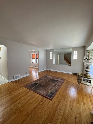 8338 S Yates Boulevard, Chicago, IL 60617