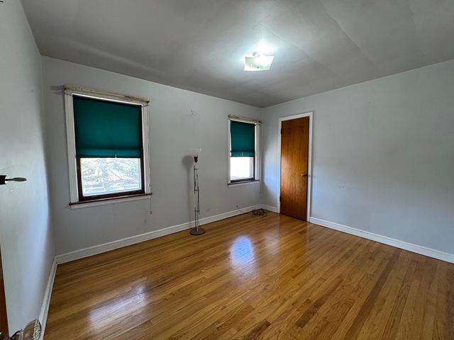 8338 S Yates Boulevard, Chicago, IL 60617