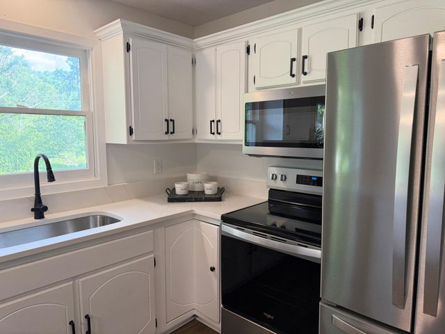 20663 Ulysses Street NW, Elk River, MN 55330