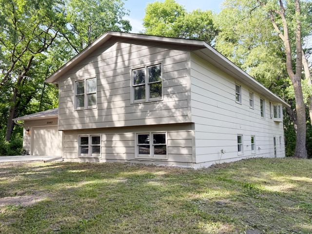 20663 Ulysses Street NW, Elk River, MN 55330