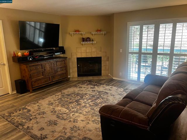 1450 Bel Air Dr 110, Concord, CA 94521