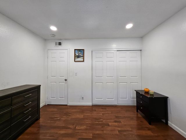 5152 Greenberry Dr, Sacramento, CA 95841