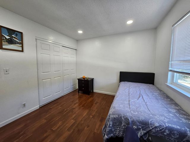 5152 Greenberry Dr, Sacramento, CA 95841