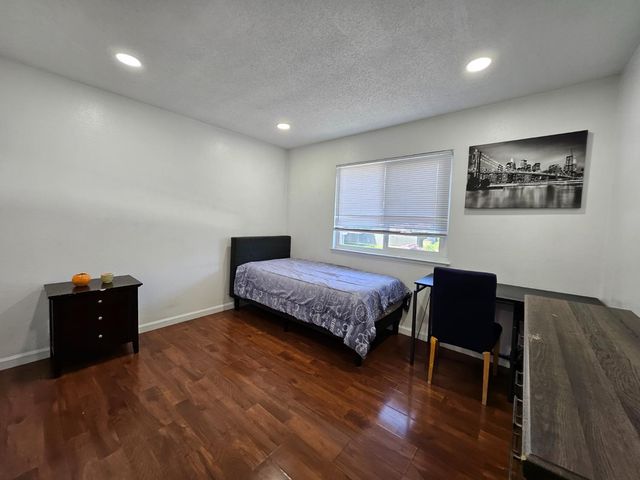 5152 Greenberry Dr, Sacramento, CA 95841