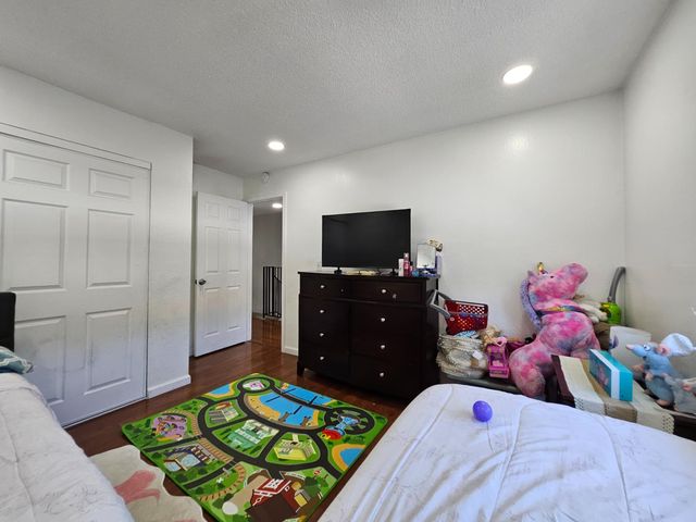 5152 Greenberry Dr, Sacramento, CA 95841