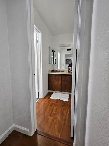5152 Greenberry Dr, Sacramento, CA 95841