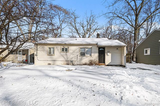 32565 Mason Street, Westland, MI 48186