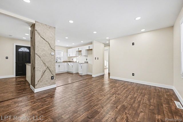 32565 Mason Street, Westland, MI 48186