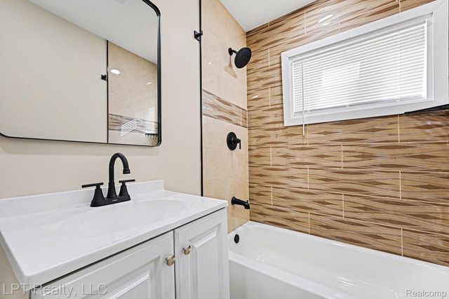 32565 Mason Street, Westland, MI 48186