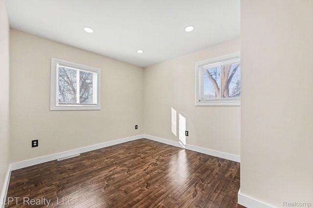 32565 Mason Street, Westland, MI 48186