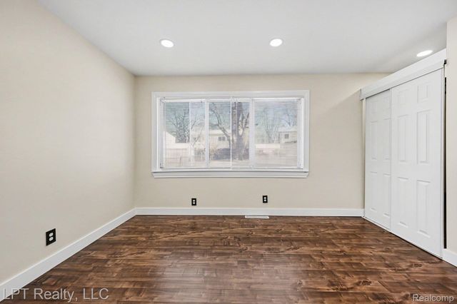 32565 Mason Street, Westland, MI 48186