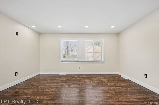 32565 Mason Street, Westland, MI 48186