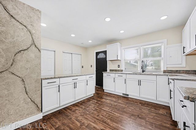 32565 Mason Street, Westland, MI 48186