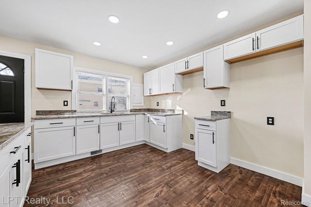 32565 Mason Street, Westland, MI 48186